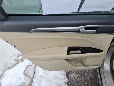 Used 2015 Ford Fusion SE w/ Equipment Group 202A image 21