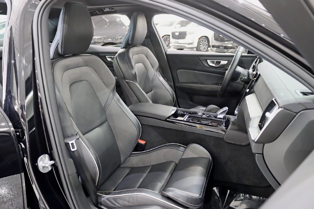Used 2024 Volvo S60 T8 Ultimate w/ Climate Package AWD/4WD image 30
