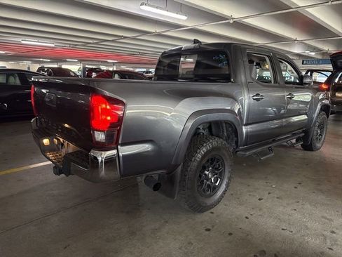 Used 2022 Toyota Tacoma SR5 RWD image 3