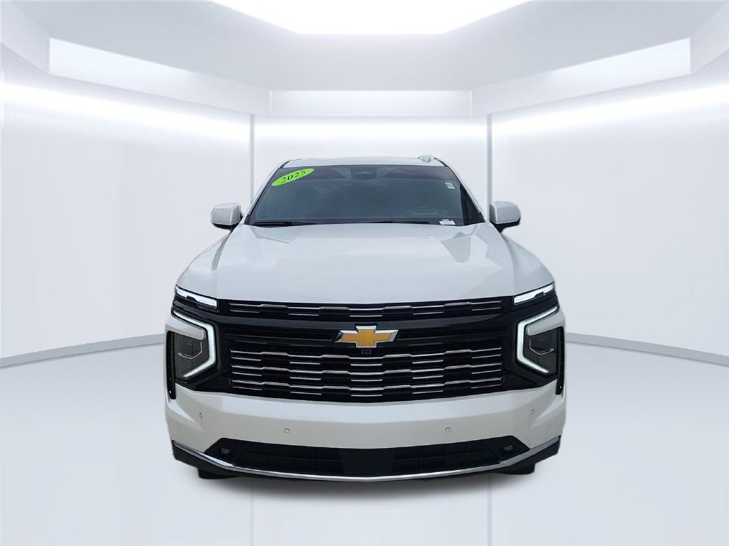 Used 2025 Chevrolet Suburban High Country AWD/4WD image 2