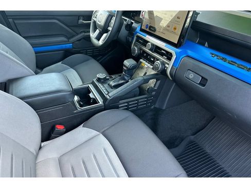 Used 2026 Toyota Tacoma TRD Off-Road w/ TRD Off Road Upgrade Package AWD/4WD image 16