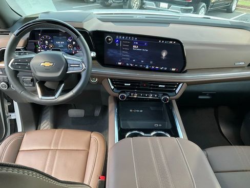 Used 2025 Chevrolet Tahoe High Country image 4