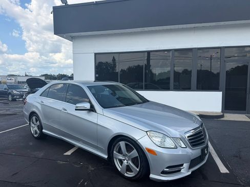 Used 2013 Mercedes-Benz E 350 Sedan image 2