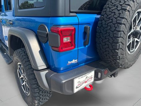 Used 2026 Jeep Wrangler Unlimited Rubicon w/ Technology Group AWD/4WD image 34