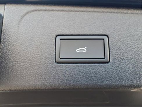 New 2026 Volkswagen Atlas Peak Edition image 9