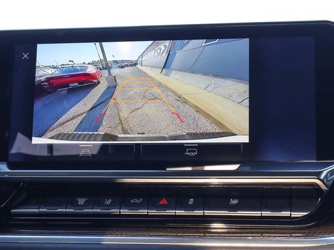 Used 2025 Chevrolet Silverado 2500 LT w/ Convenience Package image 12