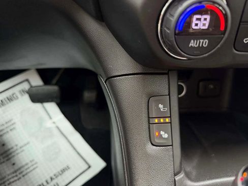 Used 2019 GMC Acadia SLE image 36