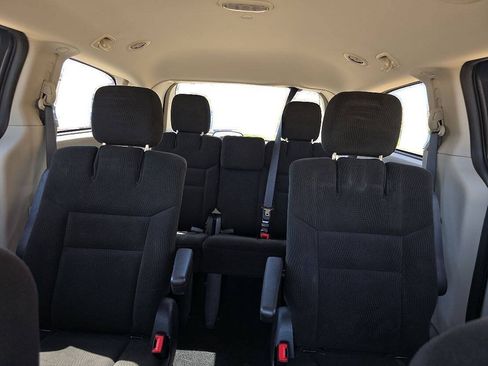 Used 2016 Dodge Grand Caravan SE w/ Quick Order Package 29E SE FWD image 16