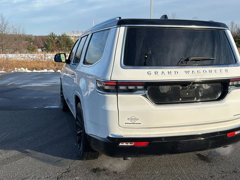 Used 2023 Jeep Grand Wagoneer Series II image 10