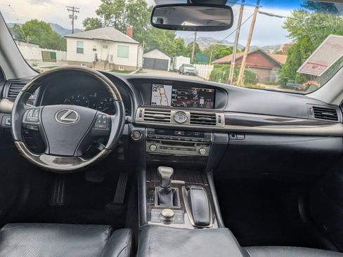 Used 2015 Lexus LS 460 w/ Comfort Package RWD image 8