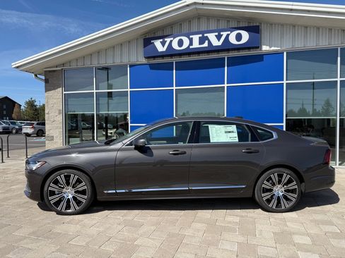 New 2025 Volvo S90 B6 Plus w/ Protection Package Premier image 3