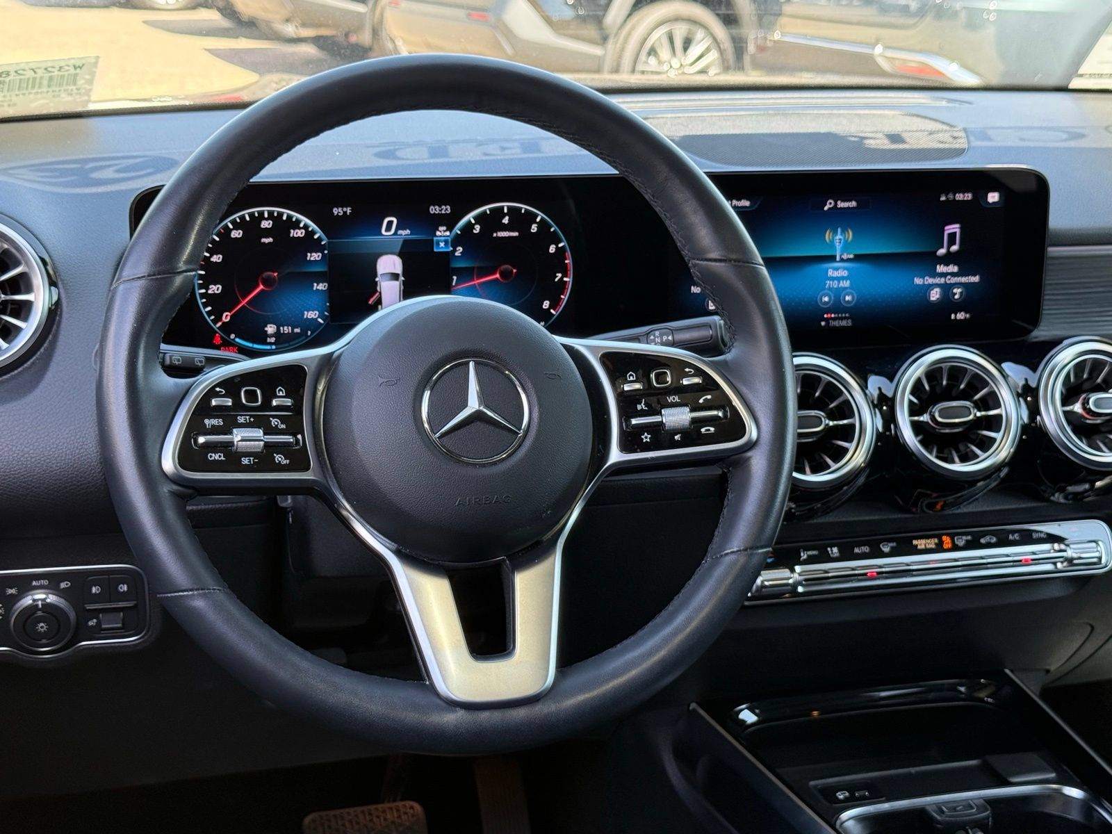 Used 2023 Mercedes-Benz GLB 250 image 41