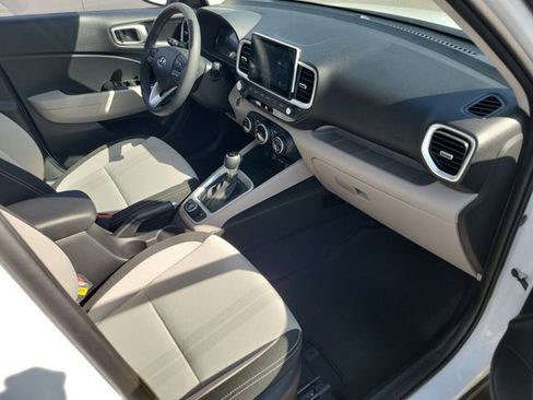 New 2026 Hyundai Venue SEL image 18