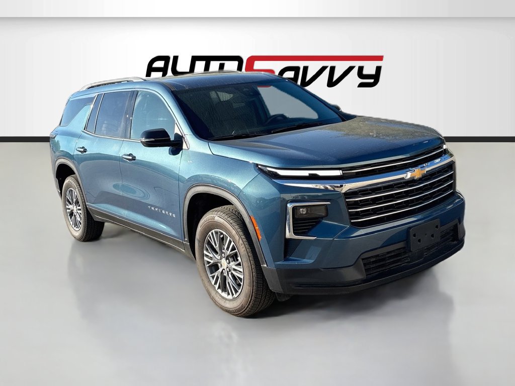 Used 2026 Chevrolet Traverse LT w/ LPO, Floor Liner Package FWD image 1