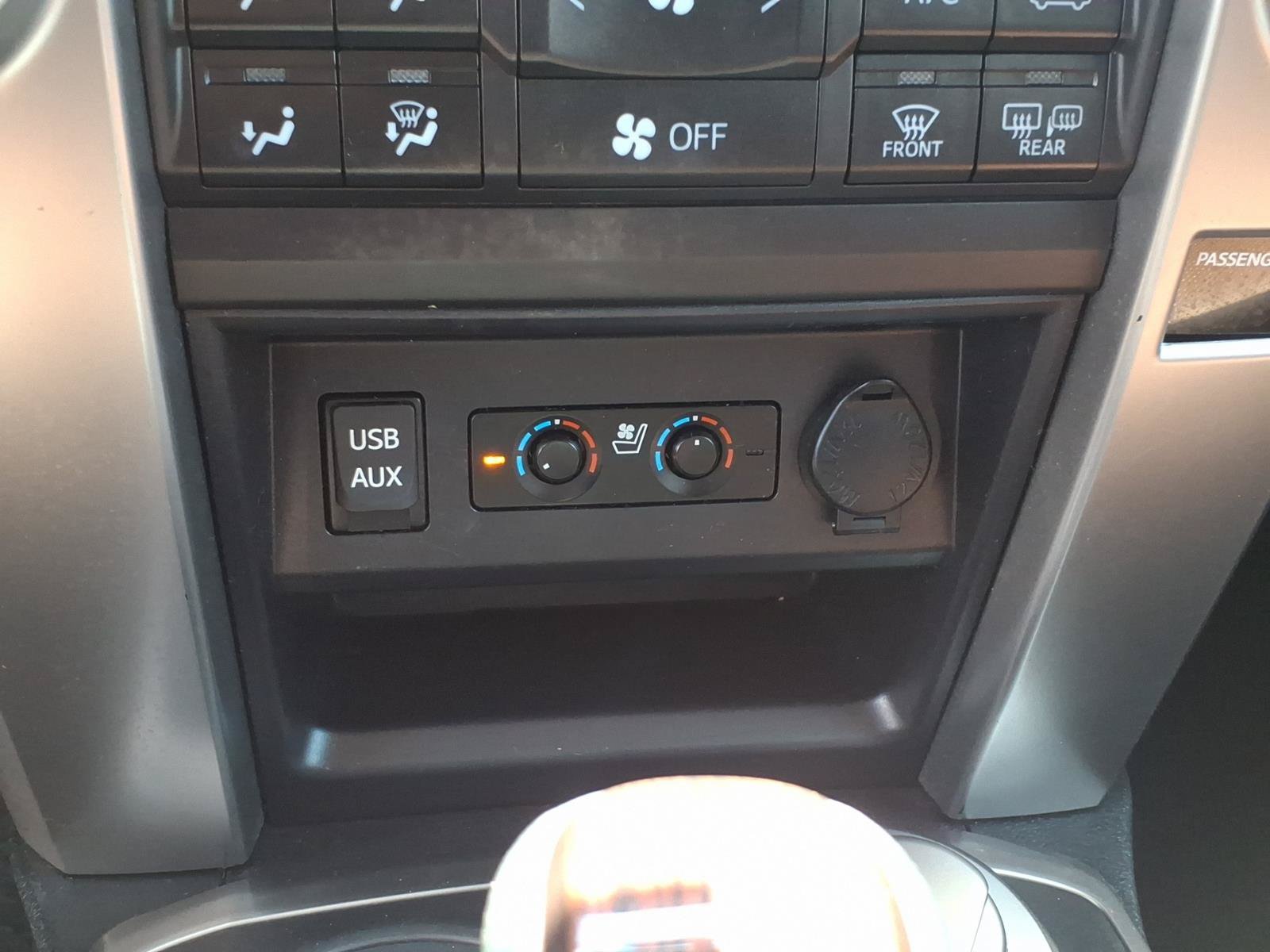 Used 2016 Toyota 4Runner Limited AWD/4WD image 25