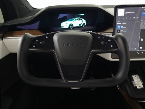 Used 2023 Tesla Model X image 20