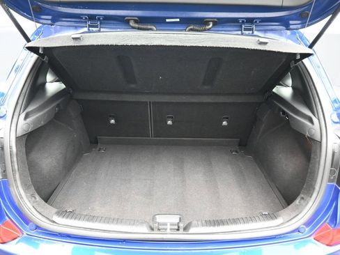 Used 2018 Hyundai Elantra GT image 40