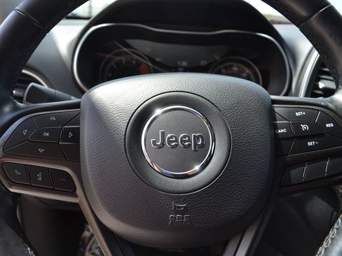 Used 2020 Jeep Cherokee Trailhawk w/ Cold Weather Group AWD/4WD image 15