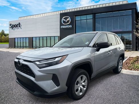 Used 2023 Toyota RAV4 LE FWD image 8