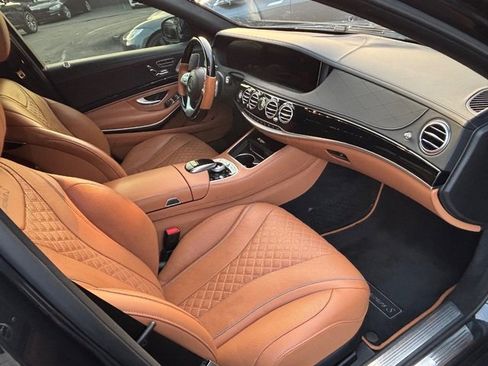 Used 2019 Mercedes-Benz S 560 Sedan w/ Premium Package image 37