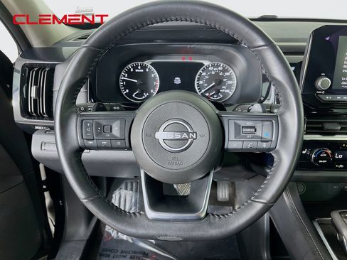 Used 2024 Nissan Pathfinder SV FWD image 14