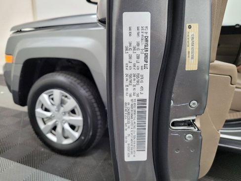 Used 2014 Jeep Patriot Sport w/ Power Value Group AWD/4WD image 33
