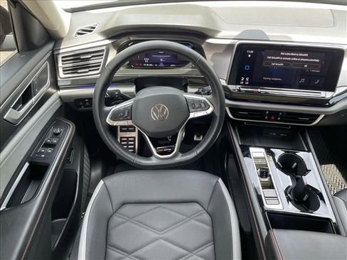 Used 2026 Volkswagen Atlas Peak Edition AWD/4WD image 3