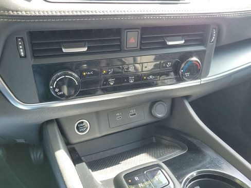 Used 2021 Nissan Rogue S FWD image 26