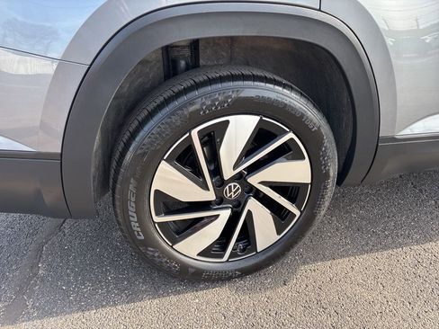 Used 2025 Volkswagen Atlas SE image 10