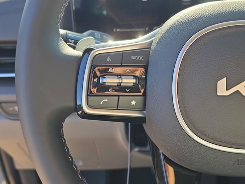 New 2026 Kia Carnival EX FWD image 30