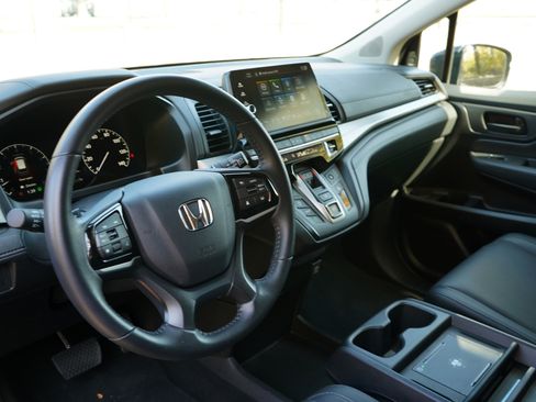 Certified 2025 Honda Odyssey EX-L image 16