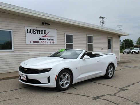 Used 2019 Chevrolet Camaro LT image 4