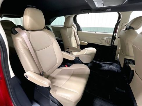 Used 2022 Toyota Sienna XLE w/ XLE Plus Package AWD/4WD image 27