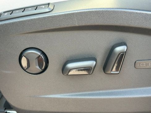 Used 2025 Volkswagen ID. Buzz 1st Edition AWD/4WD image 22
