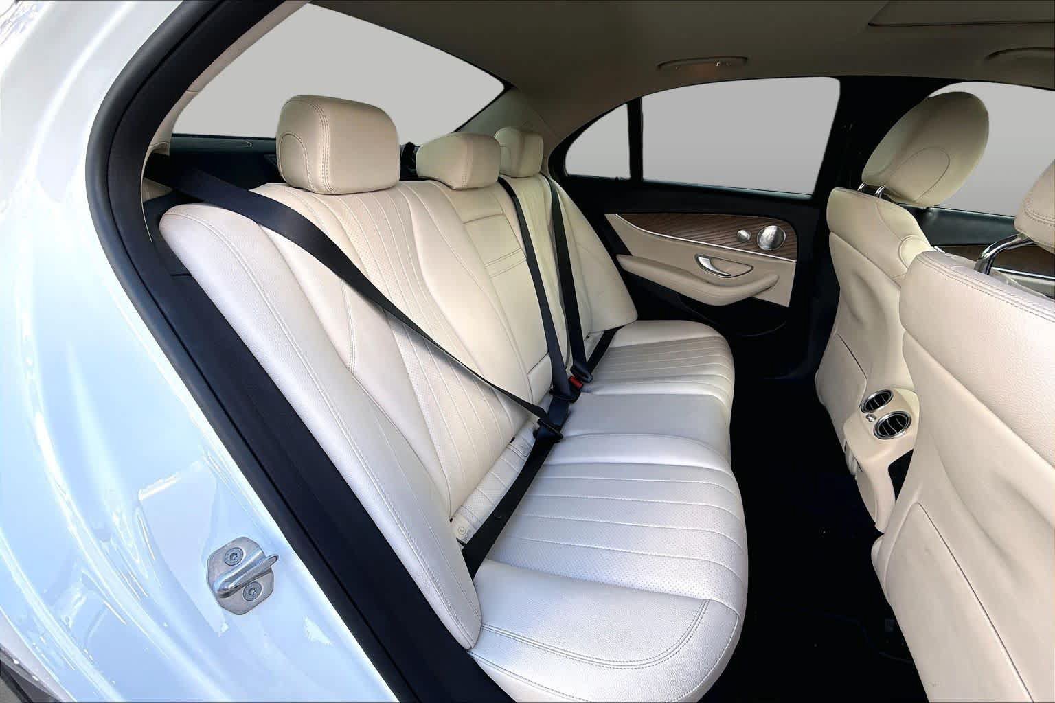 Used 2018 Mercedes-Benz E 300 image 19