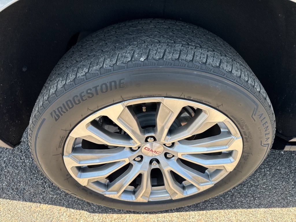 Used 2022 GMC Yukon Denali RWD image 47