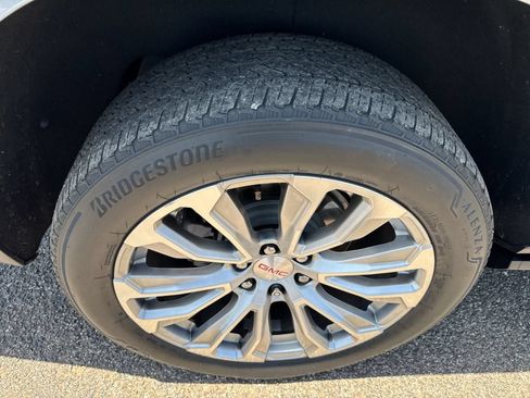 Used 2022 GMC Yukon Denali RWD image 47