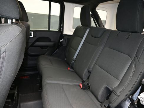 Used 2022 Jeep Wrangler Unlimited Sahara w/ Dual Top Group image 14