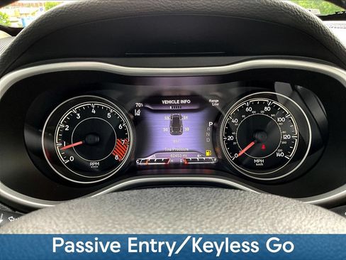 Used 2014 Jeep Cherokee Trailhawk w/ Technology Group AWD/4WD image 17