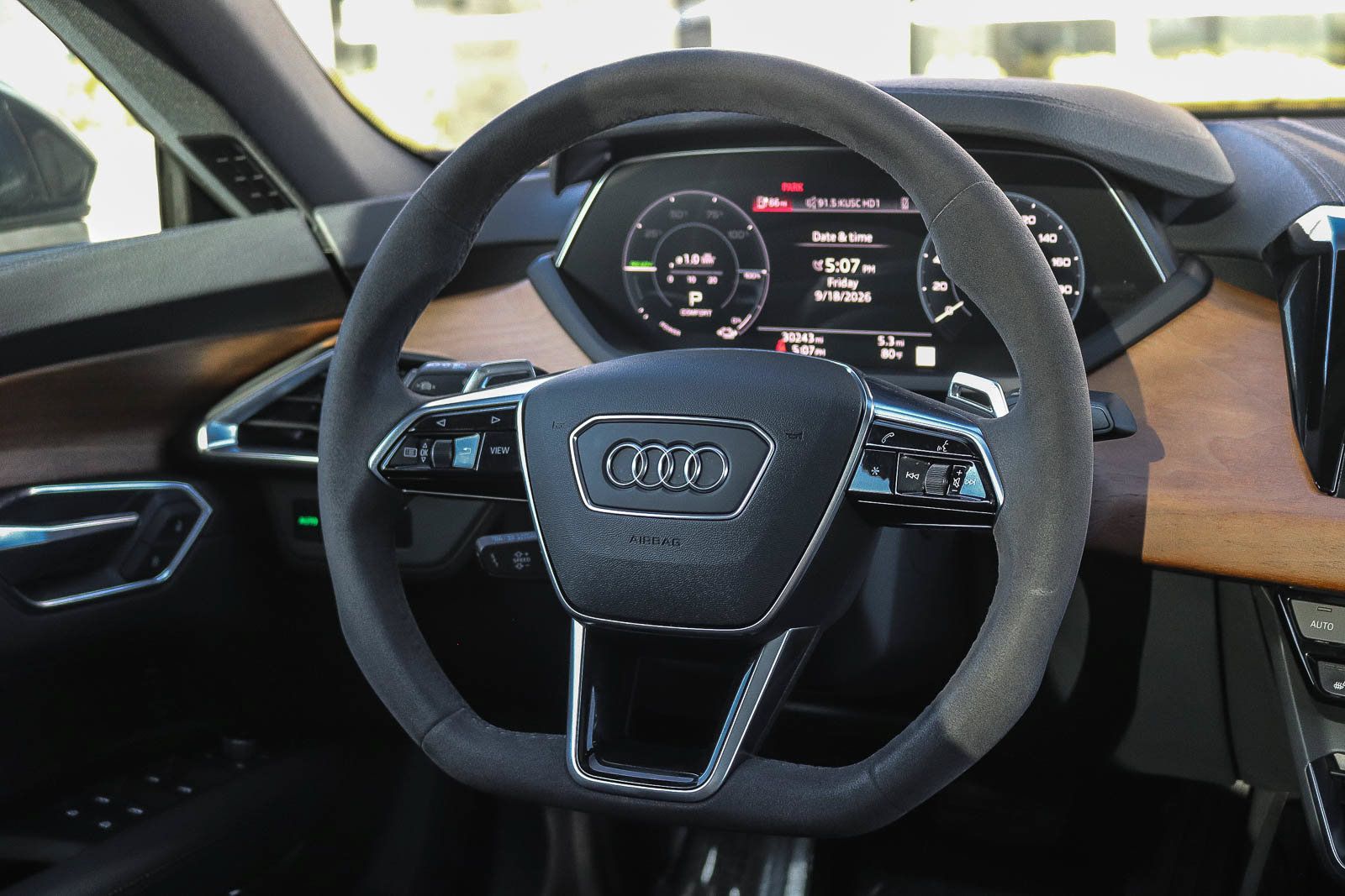 Used 2023 Audi e-tron GT Premium Plus w/ Executive Package AWD/4WD image 16