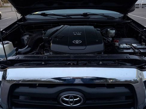 Used 2010 Toyota Tacoma V6 4x4 4dr Double Cab 6.1 ft S image 9