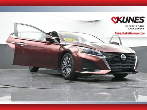 Used 2023 Nissan Altima 2.5 SV image 65