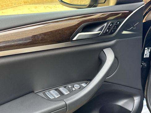 Certified 2025 BMW X4 xDrive30i image 14