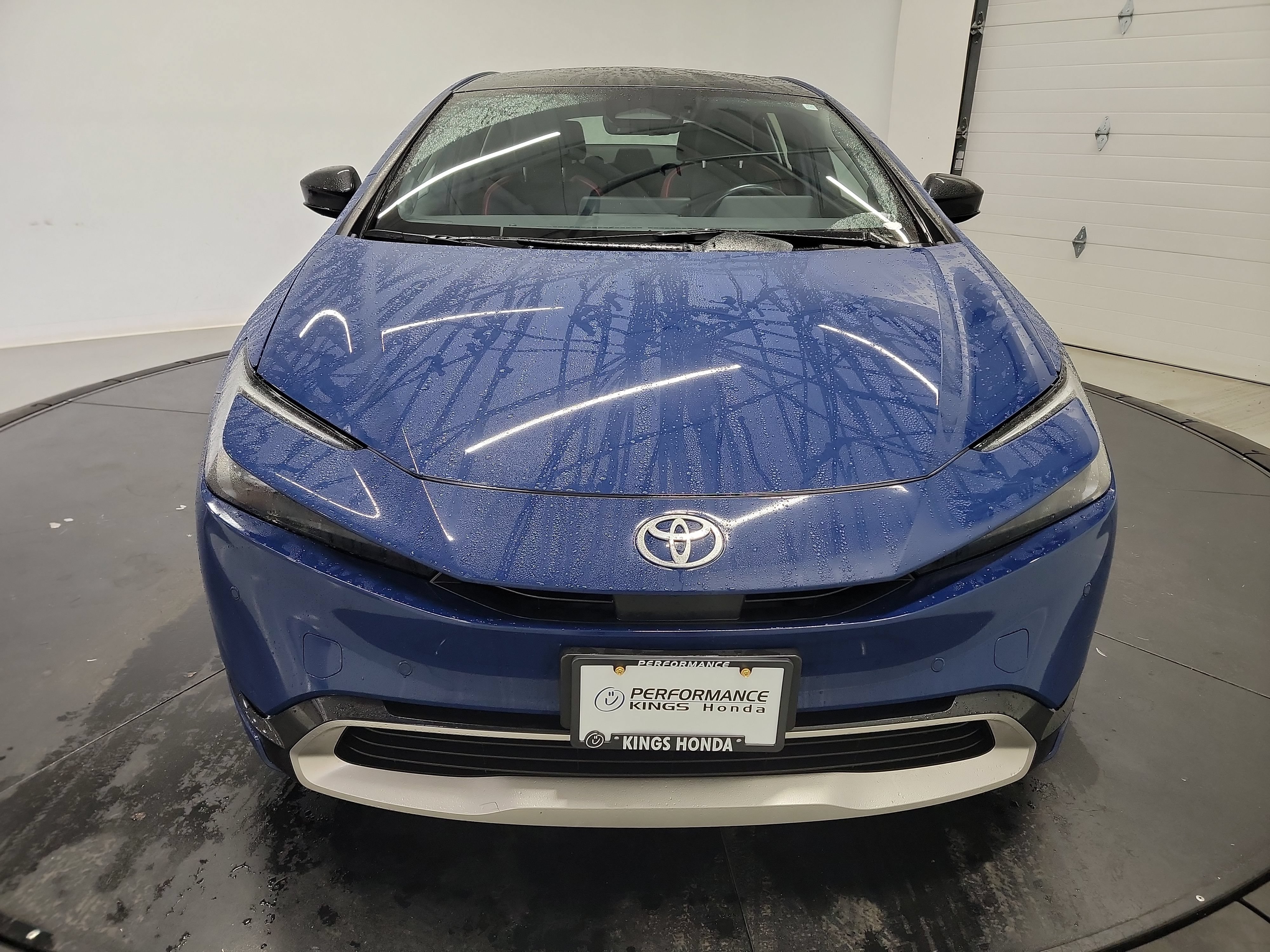 Used 2023 Toyota Prius Prime Premium FWD image 2