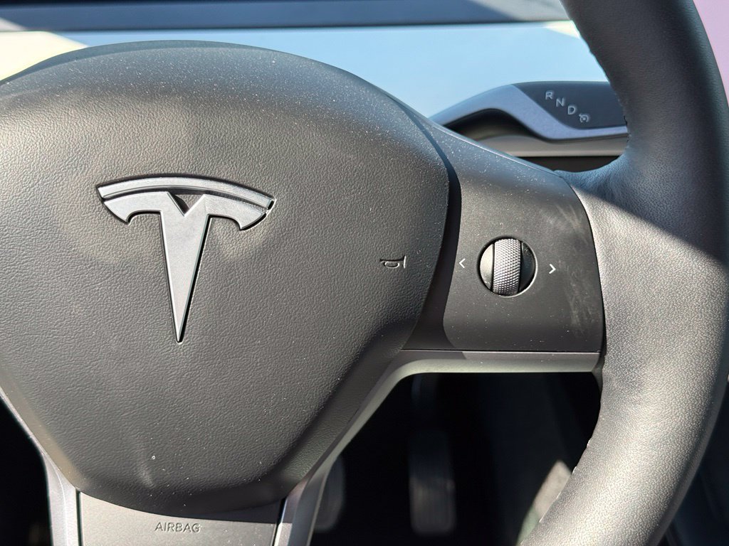 Used 2022 Tesla Model Y Long Range AWD/4WD image 16