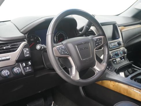 Used 2017 GMC Yukon Denali w/ Open Road Package AWD/4WD image 10