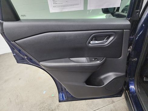 Used 2024 Nissan Rogue SV AWD/4WD image 23