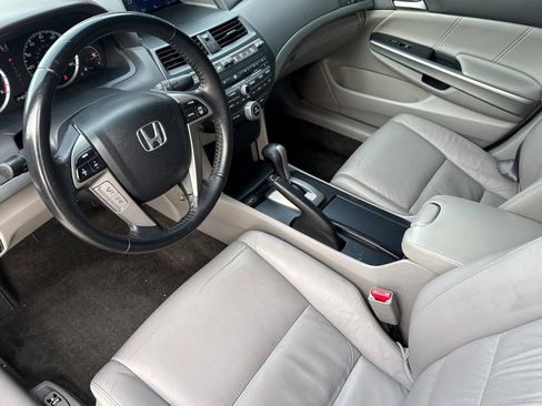 Used 2010 Honda Accord EX-L image 4