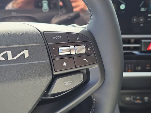 New 2026 Kia Sportage SX image 32