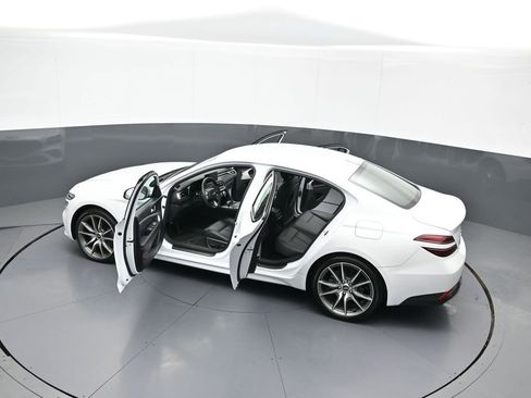 Used 2023 Genesis G70 2.0T AWD/4WD image 43